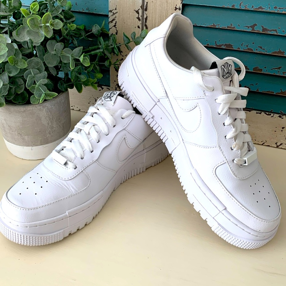 Women’s Nike Air Force 1 Pixel Sneakers White, Sz 9.5